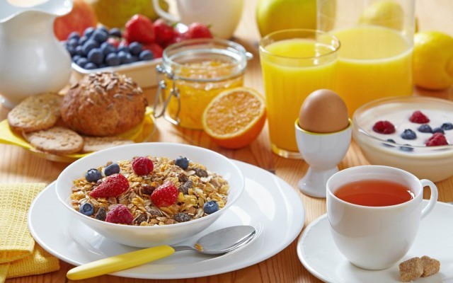 Reggelire azt ehetünk, amit és amennyit akarunk, avagy reggelizz, mint egy király?